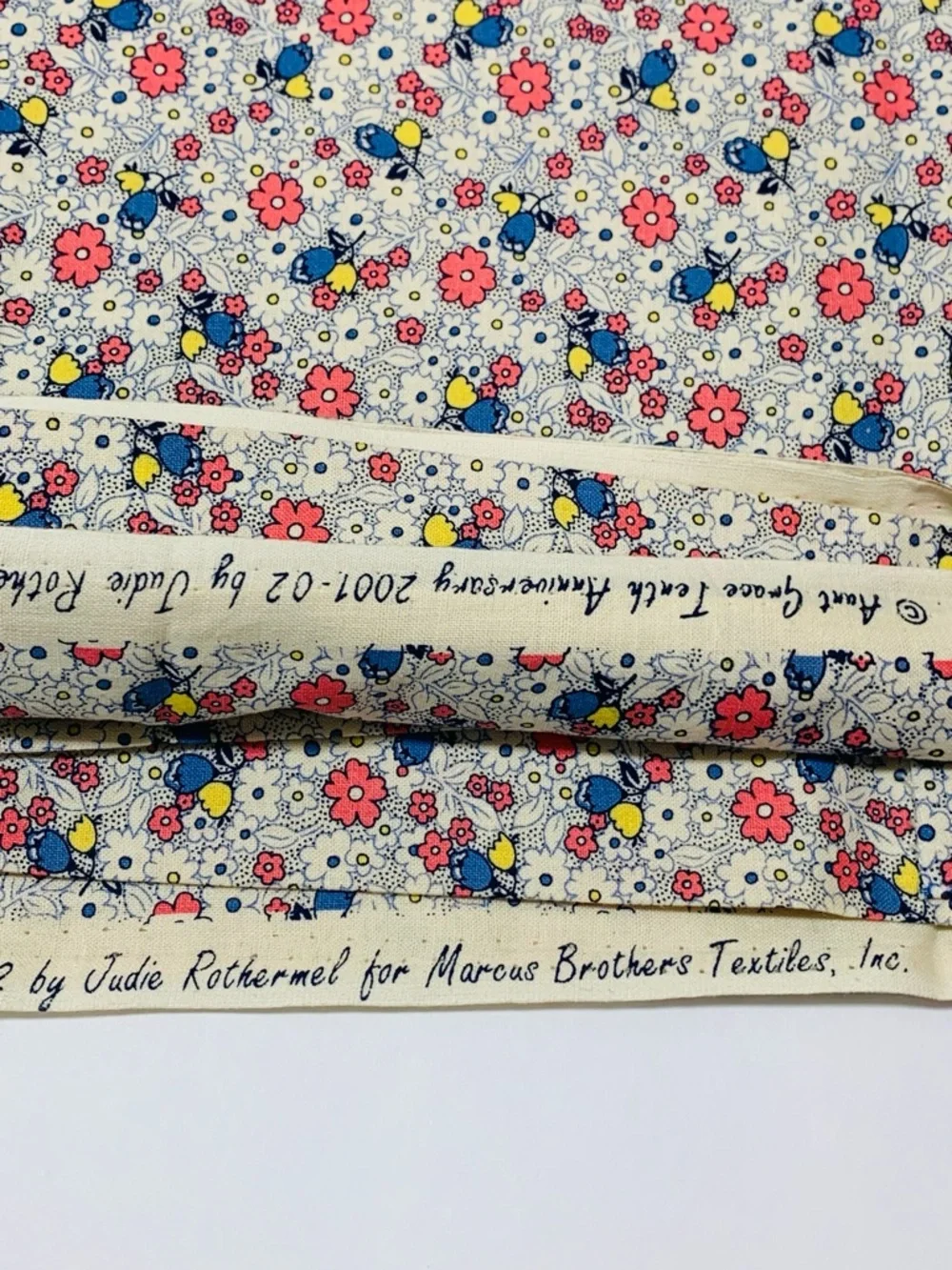 Aunt Grace 10th Anniversary Fabric 1930s Reproduction Floral 2 1/8 Yards Cotton - Picture 5 of 8